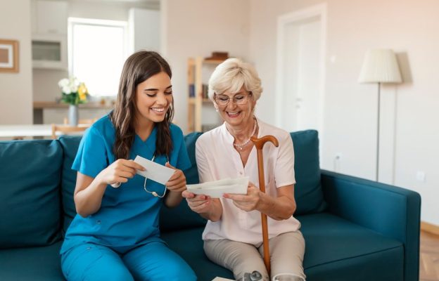 dua-cha-me-vao-vien-duong-lao